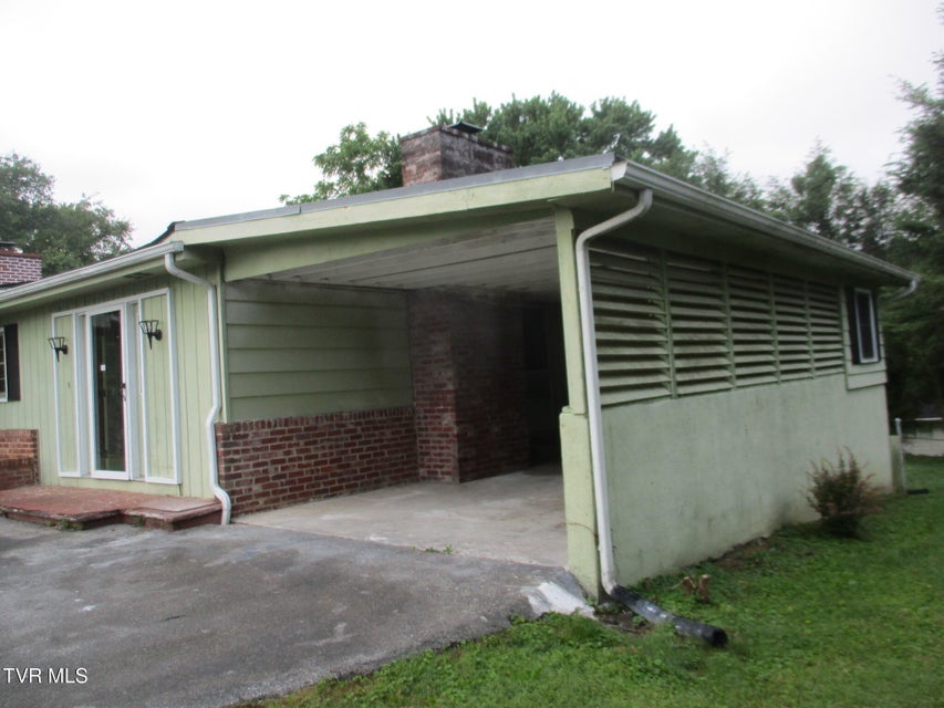 Photo #10: 206 Cloverdale Place