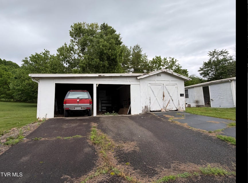 Photo #4: 1519 Spear Branch Road