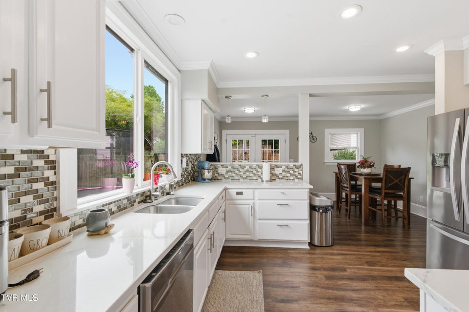 Photo #8: 1200 7th Avenue