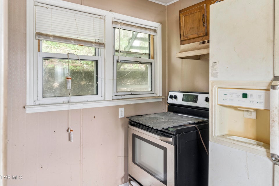 Photo #8: 902 Diane Avenue