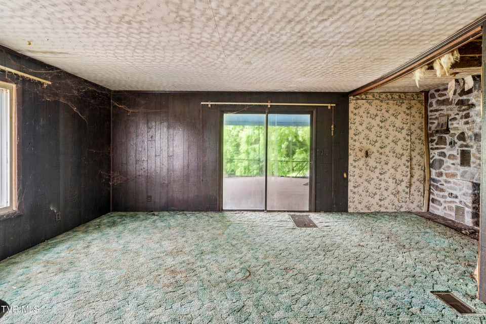 Photo #15: 902 Diane Avenue