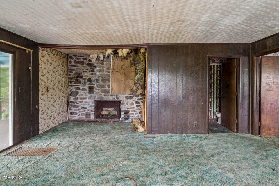 Photo #18: 902 Diane Avenue