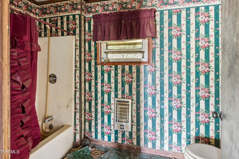 Photo #19: 902 Diane Avenue