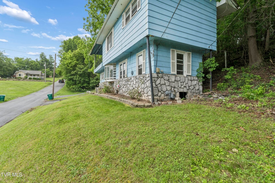 Photo #29: 902 Diane Avenue