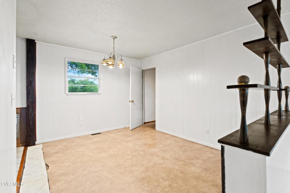 Photo #9: 121 York Drive