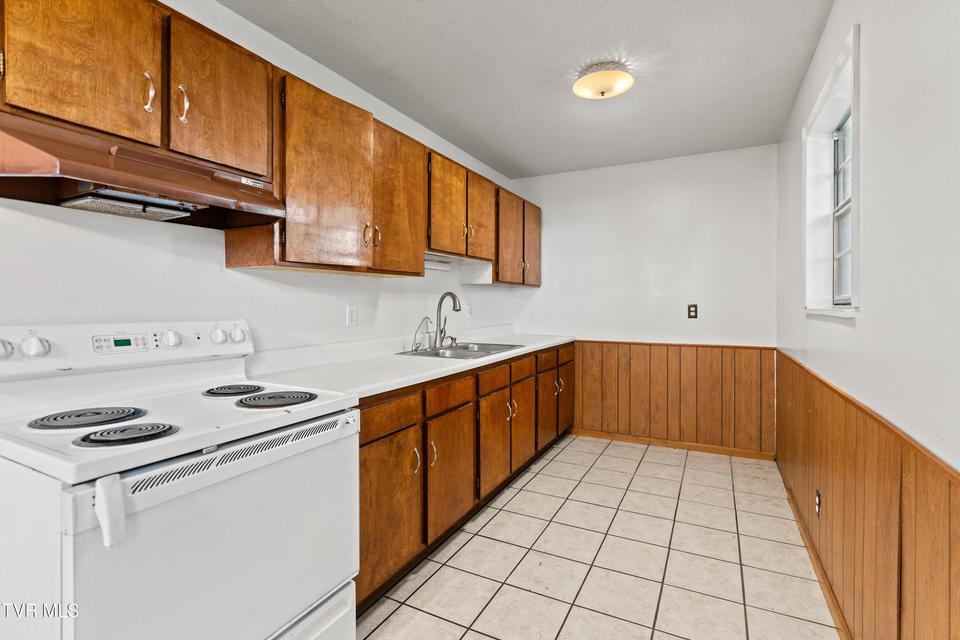 Photo #11: 121 York Drive