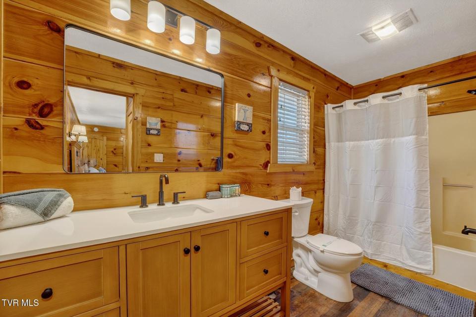 Photo #10: 623 Country Oaks Drive