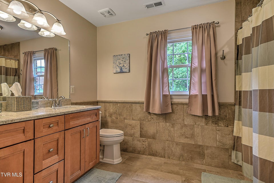 Photo #31: 243 Southridge Drive