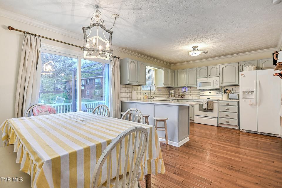 Photo #15: 3700 Deepwood Drive