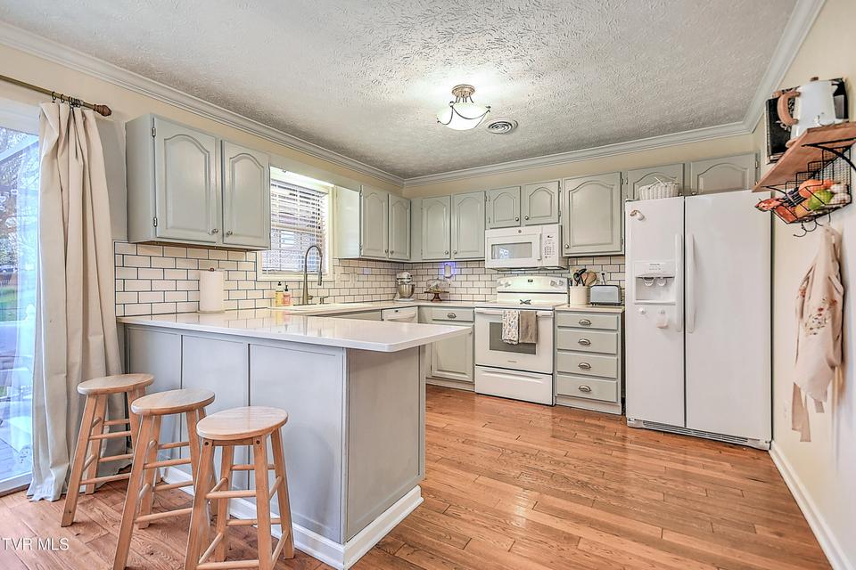 Photo #16: 3700 Deepwood Drive