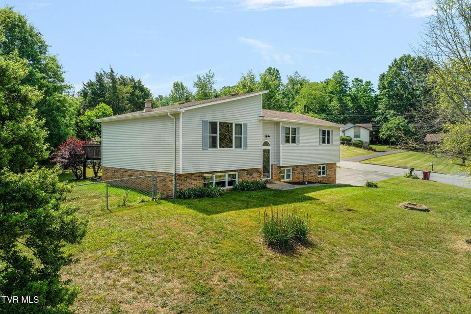 Photo #2: 3101 Newbern Drive