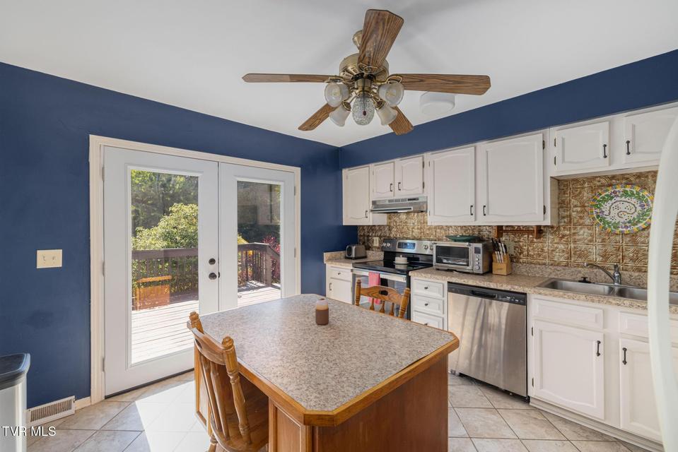 Photo #18: 3101 Newbern Drive