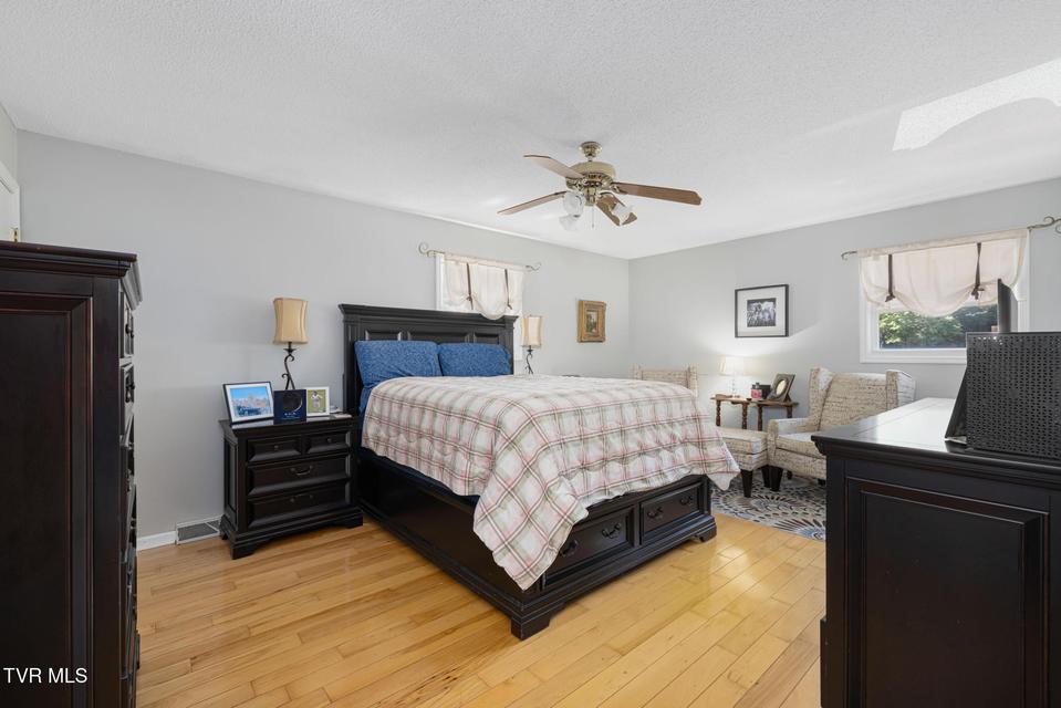 Photo #25: 3101 Newbern Drive