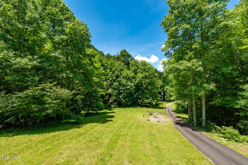 Photo #33: 916 Willens Gap Road