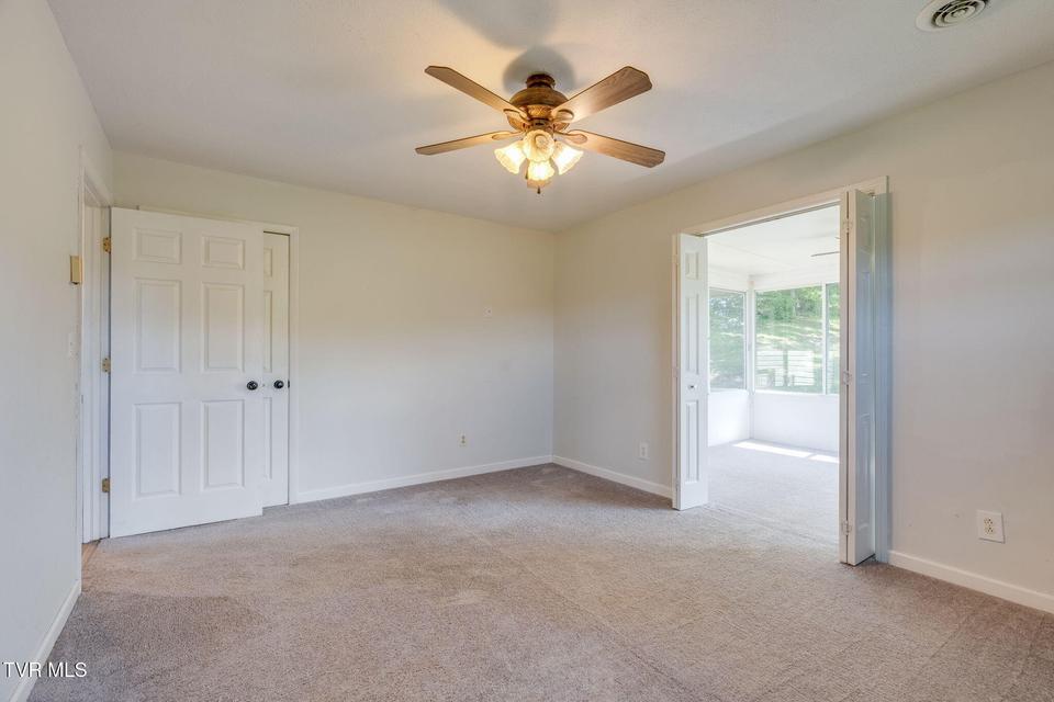 Photo #12: 443 Kinkead Avenue