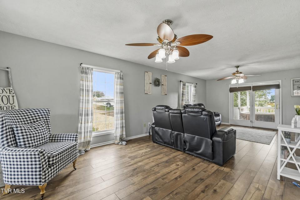 Photo #6: 410 Appian Way