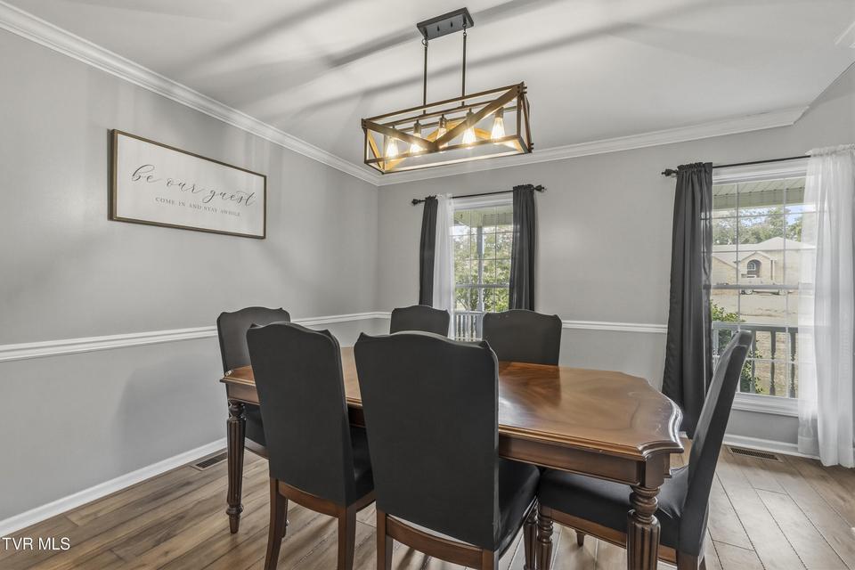 Photo #18: 410 Appian Way
