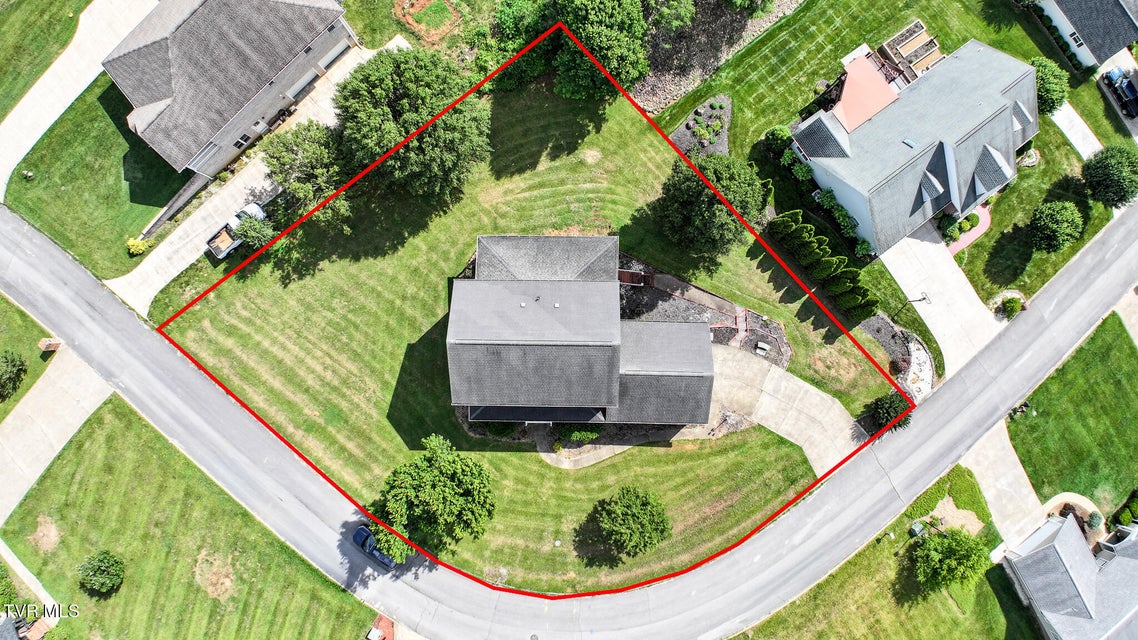 Photo #46: 410 Appian Way