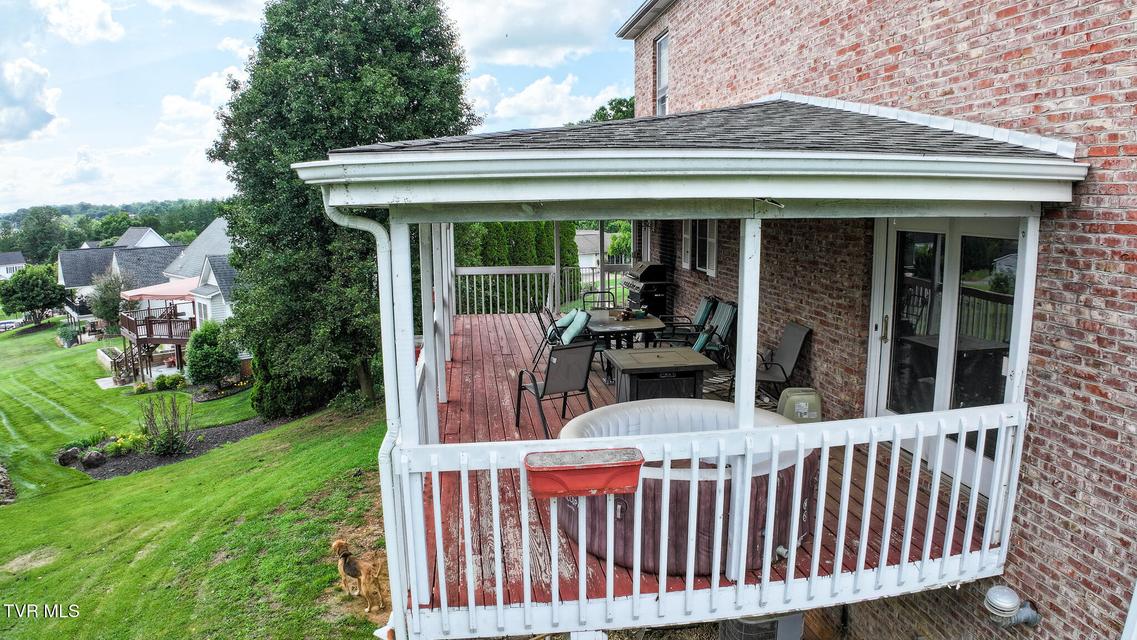 Photo #50: 410 Appian Way