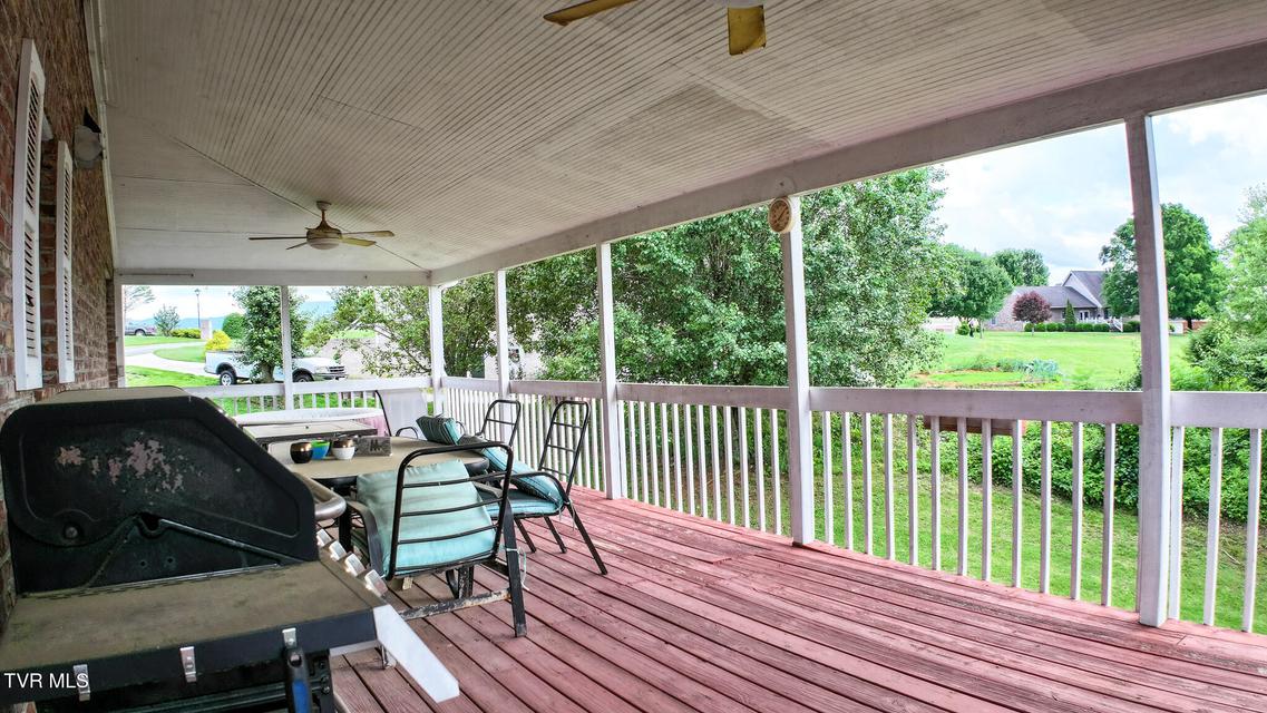 Photo #51: 410 Appian Way