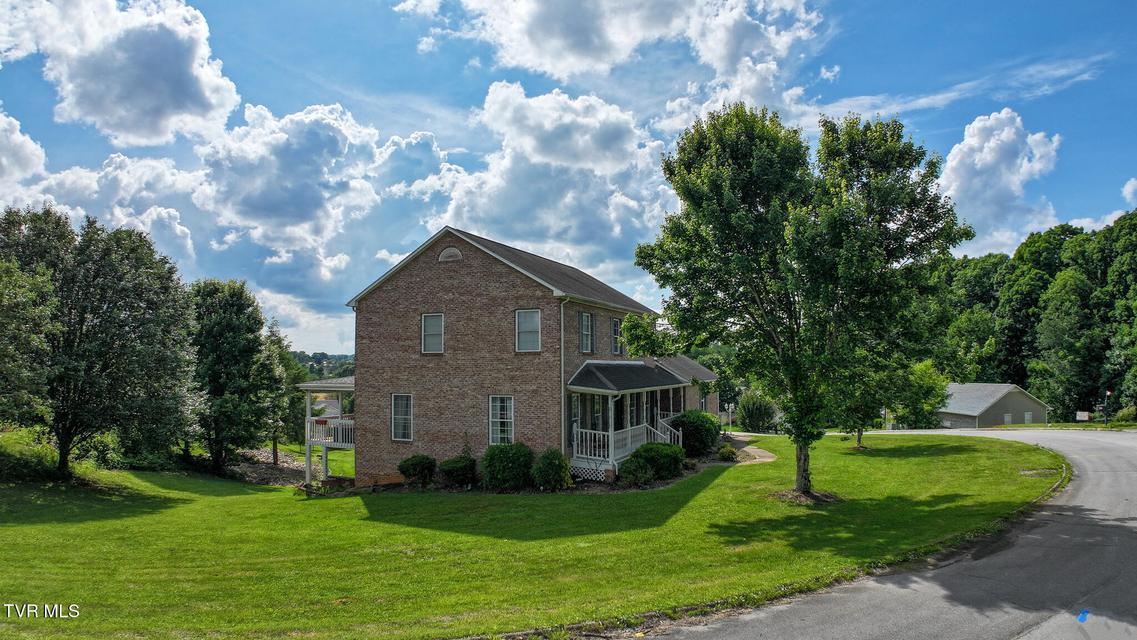 Photo #58: 410 Appian Way