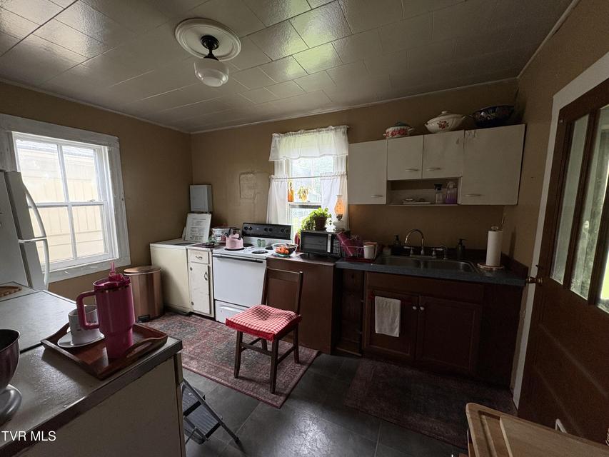 Photo #2: 127 Keystone Street