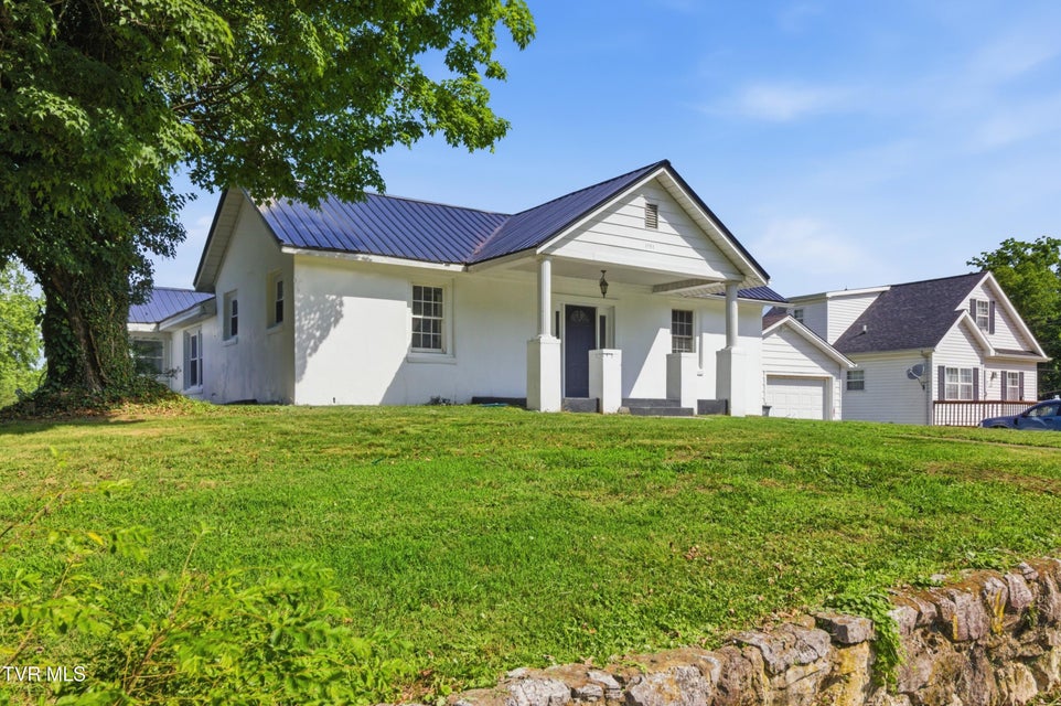 Photo #3: 1721 Ridgeway Drive