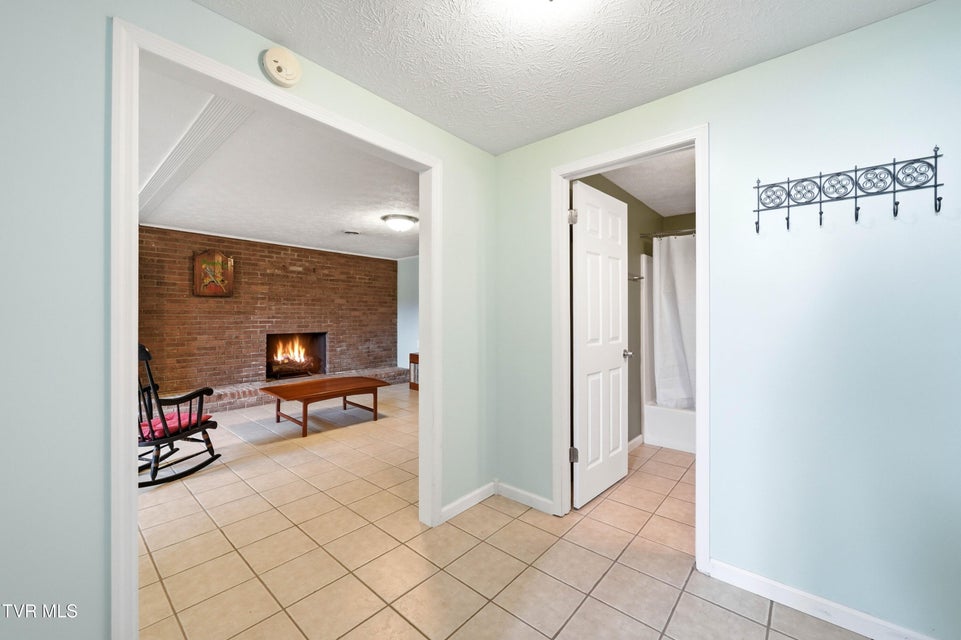 Photo #17: 828 Murrell Road