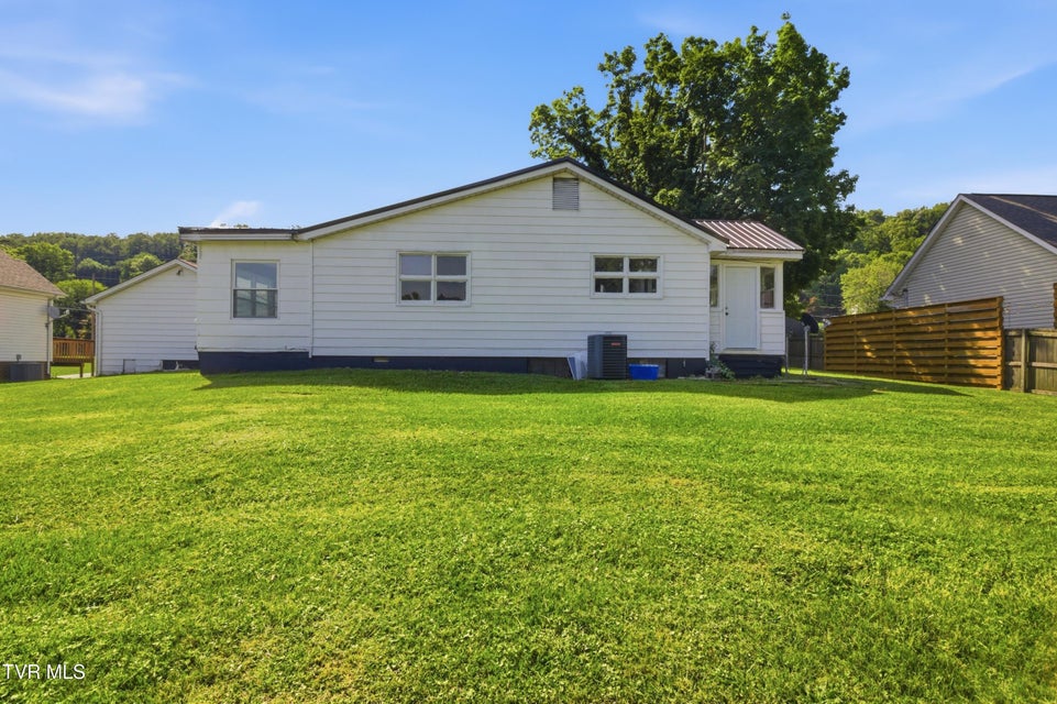Photo #7: 1721 Ridgeway Drive