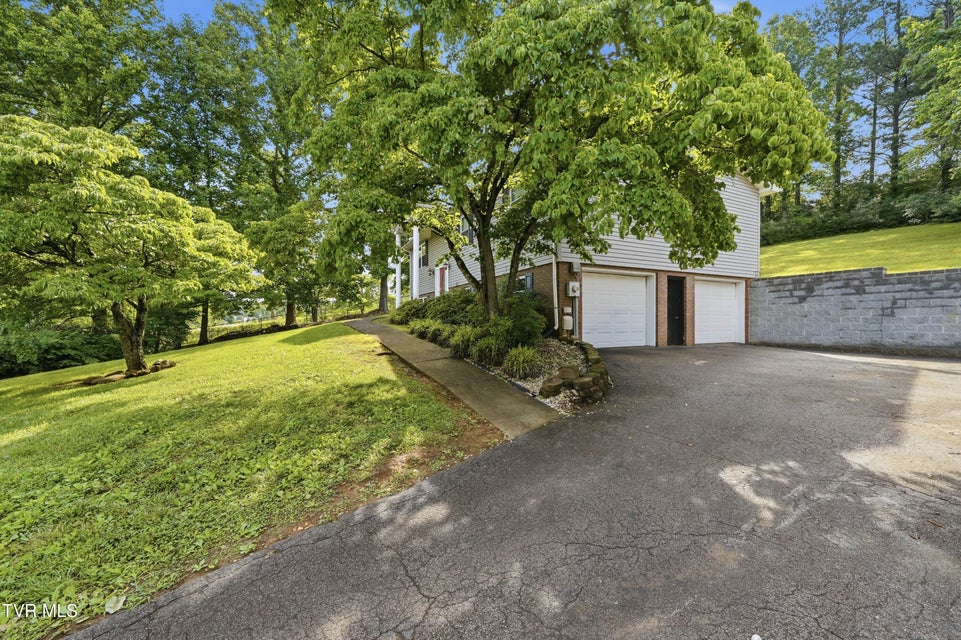 Photo #27: 828 Murrell Road