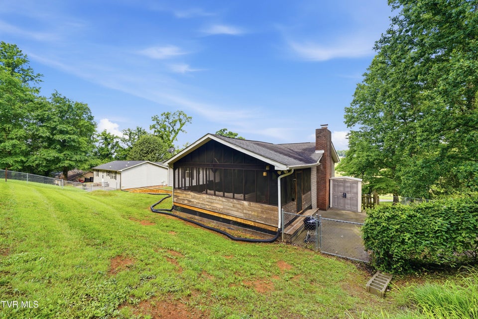 Photo #25: 828 Murrell Road