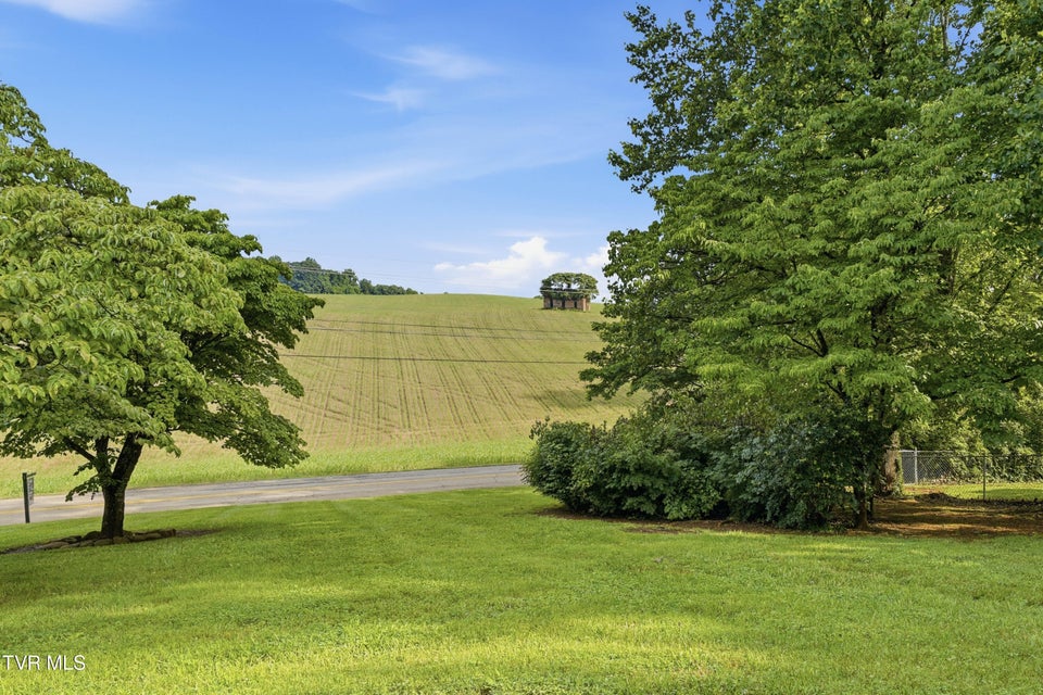 Photo #32: 828 Murrell Road