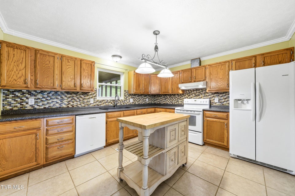 Photo #7: 828 Murrell Road
