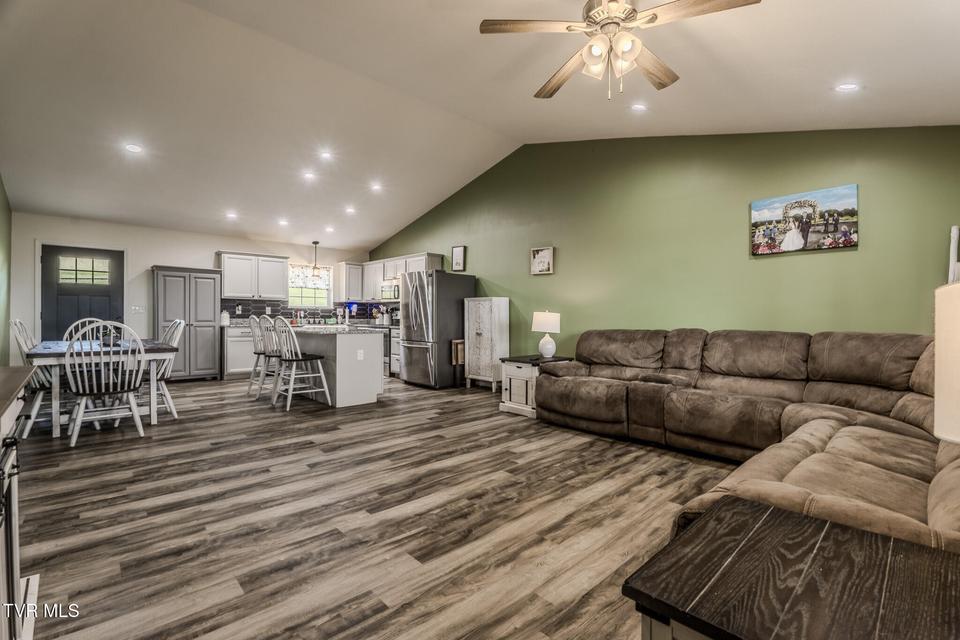 Photo #4: 2713 Lucille Avenue