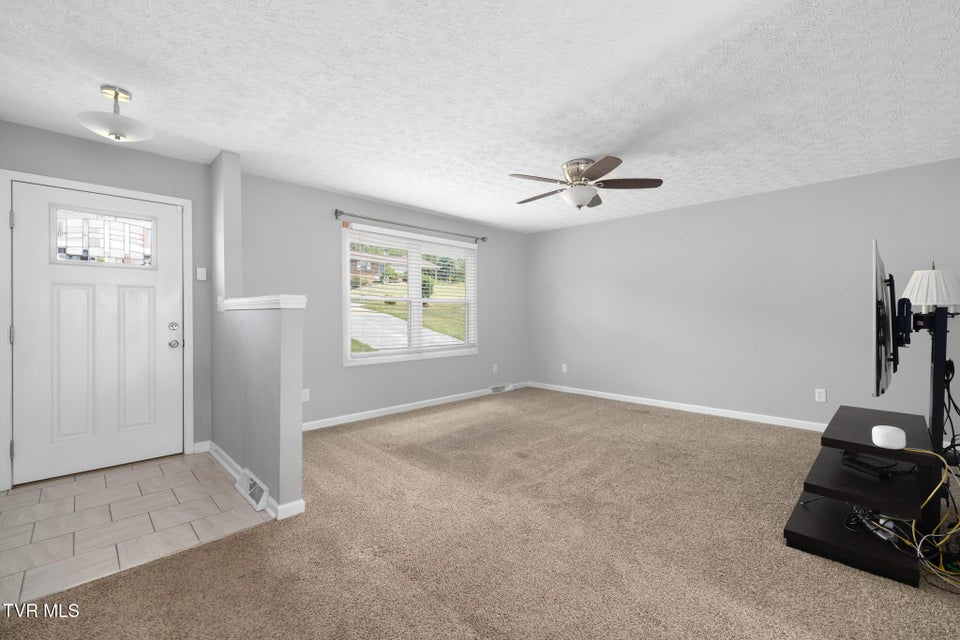 Photo #5: 906 Locklaine Drive