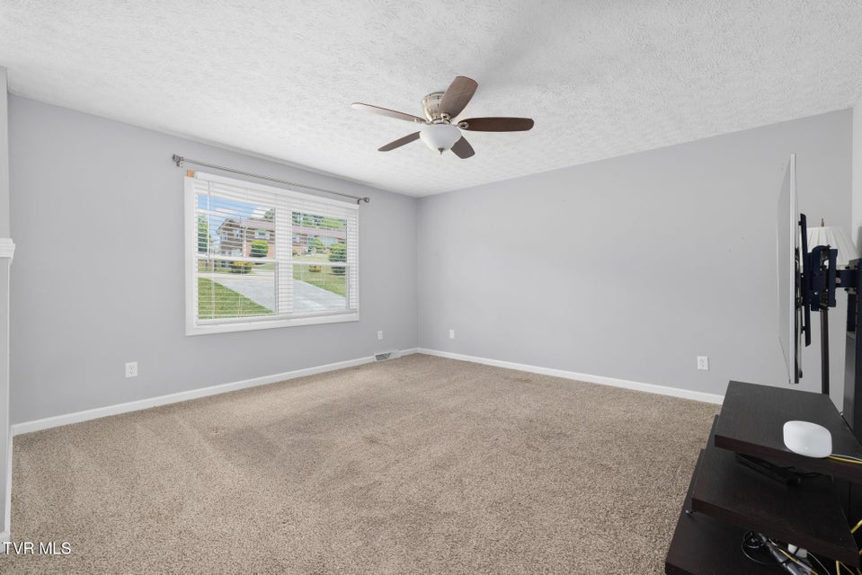 Photo #6: 906 Locklaine Drive