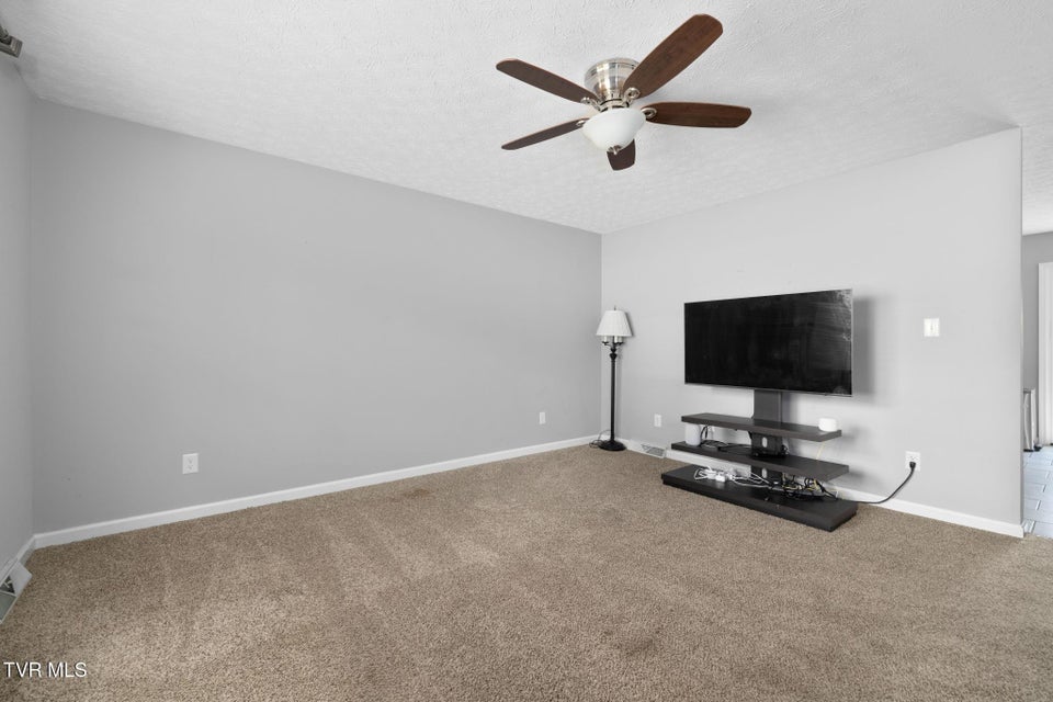 Photo #7: 906 Locklaine Drive