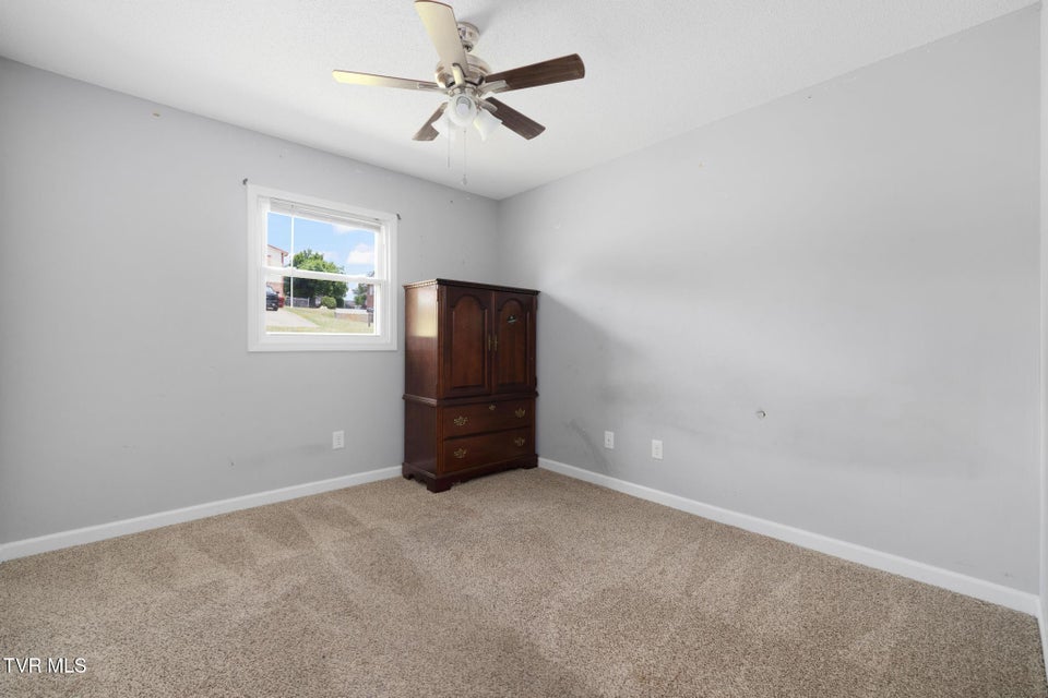 Photo #15: 906 Locklaine Drive
