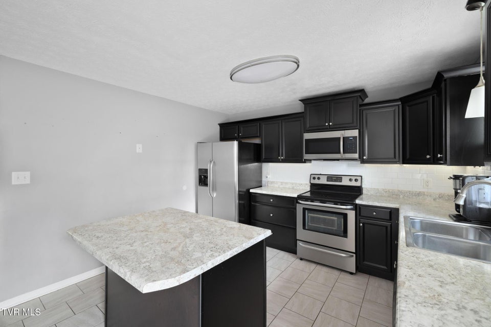 Photo #25: 906 Locklaine Drive