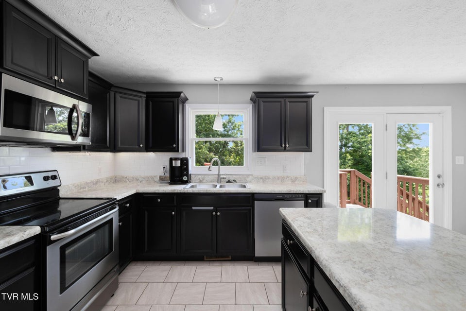 Photo #27: 906 Locklaine Drive