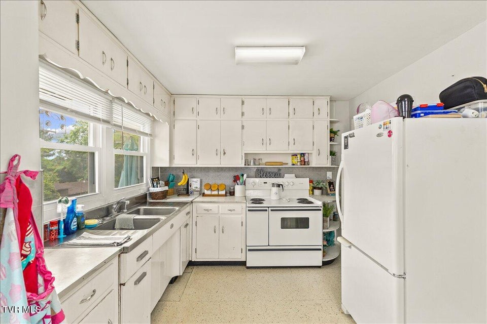 Photo #13: 117 Ridge Street