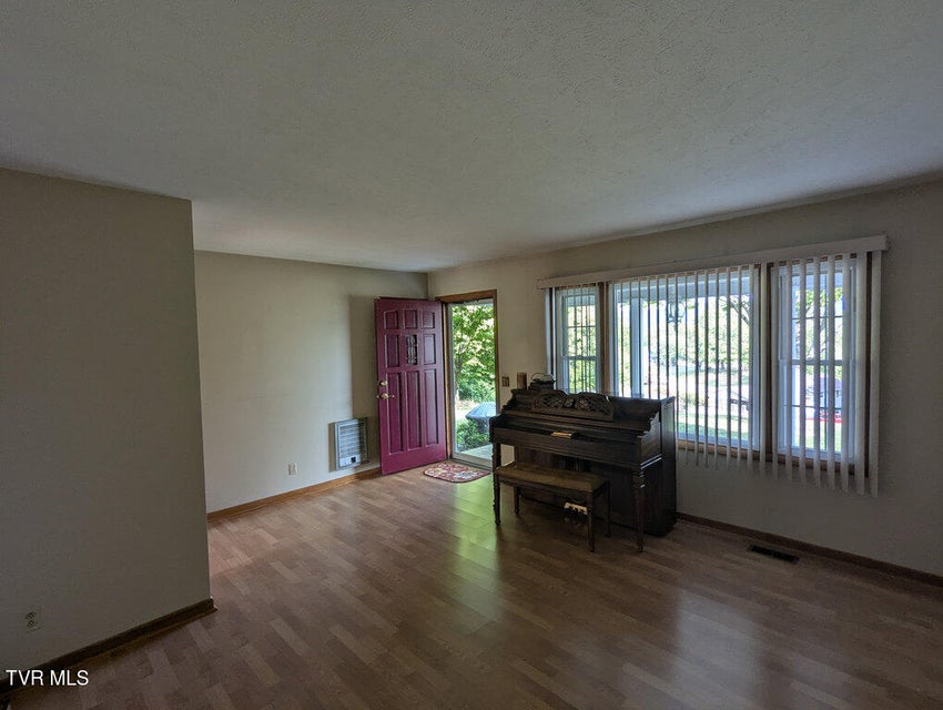 Photo #11: 329 Kay Avenue