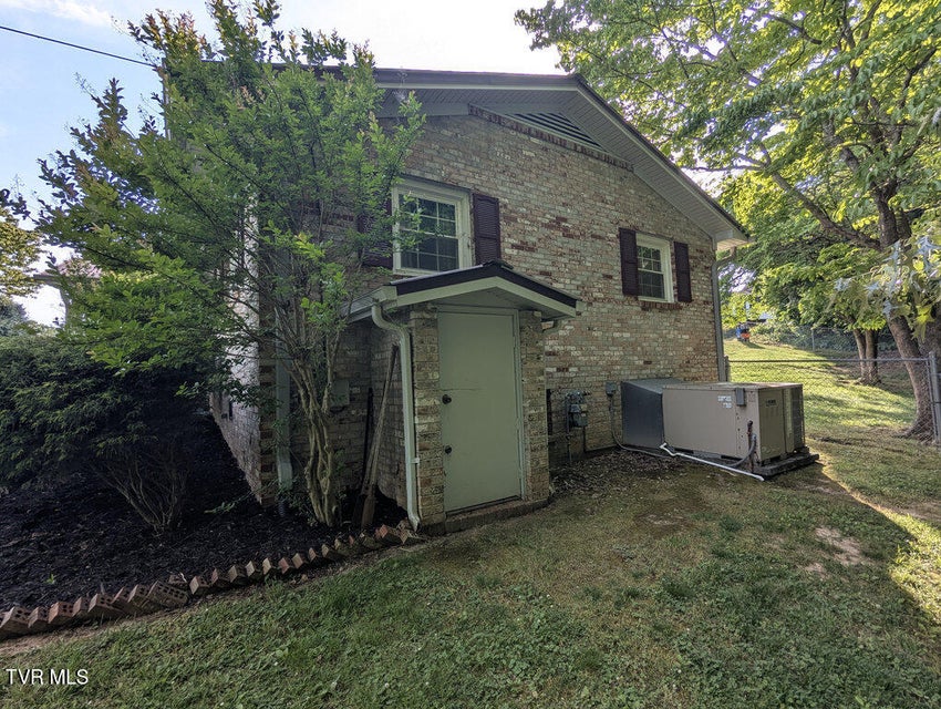 Photo #17: 329 Kay Avenue