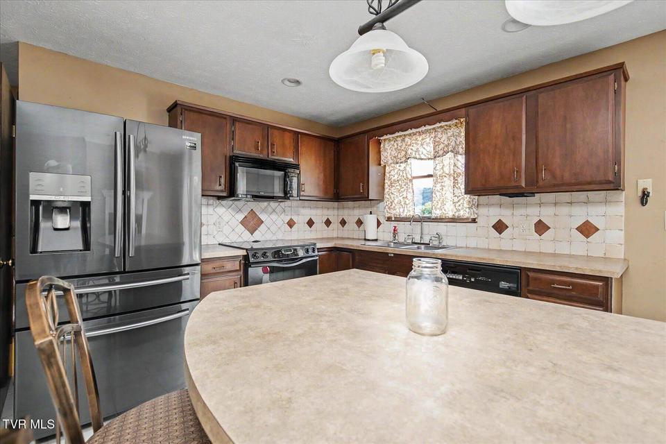 Photo #14: 4841 Peers Street
