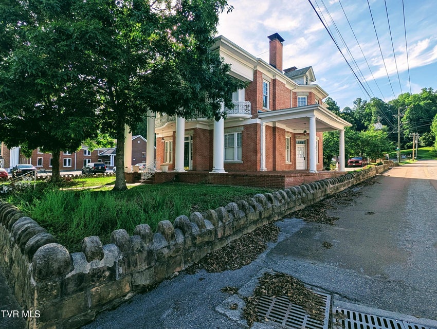 Photo #5: 221 Main Street