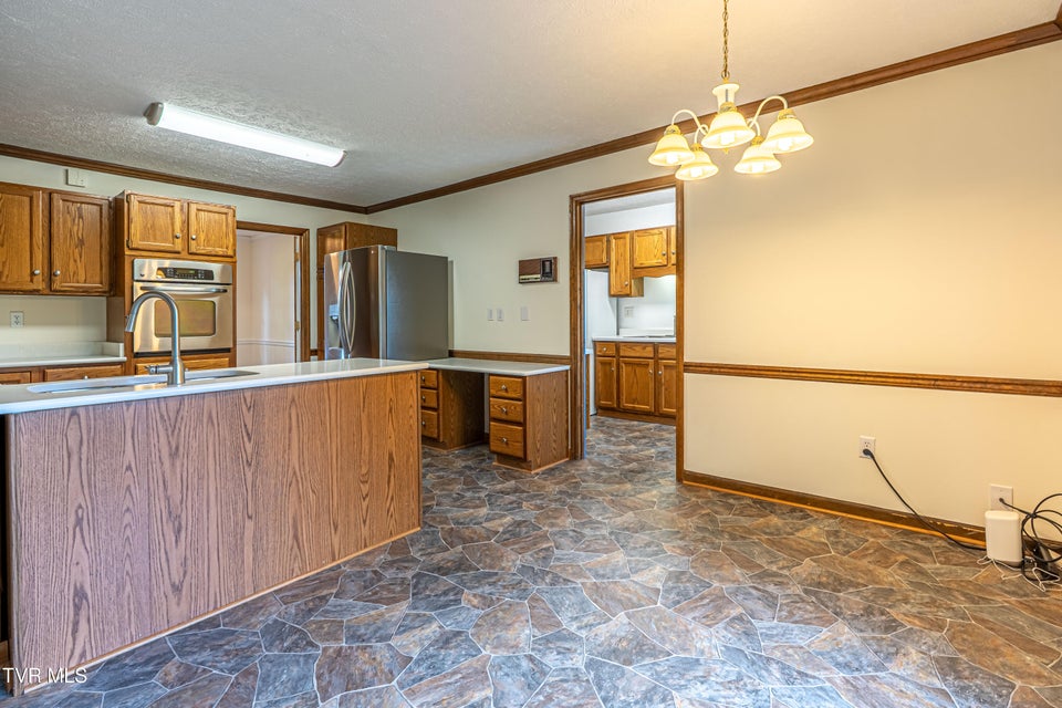 Photo #25: 20010 Oakwood Drive
