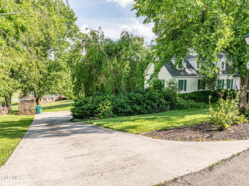 Photo #2: 20010 Oakwood Drive