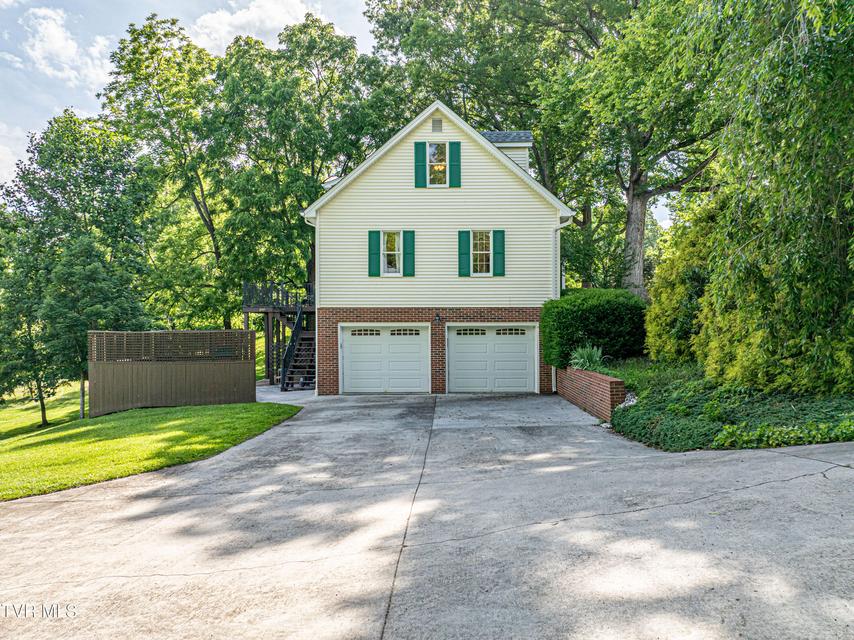 Photo #4: 20010 Oakwood Drive