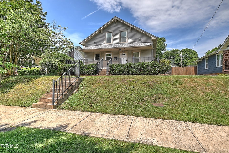 Photo #5: 909 Holston Avenue