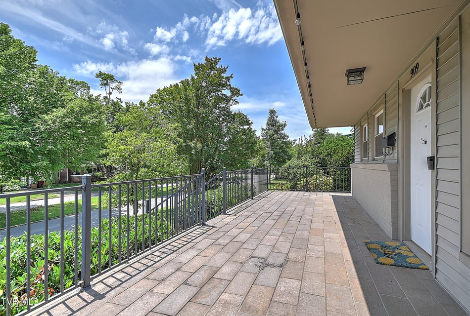 Photo #10: 909 Holston Avenue